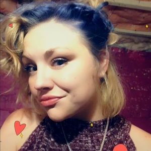 Meet your Posher, Crystal